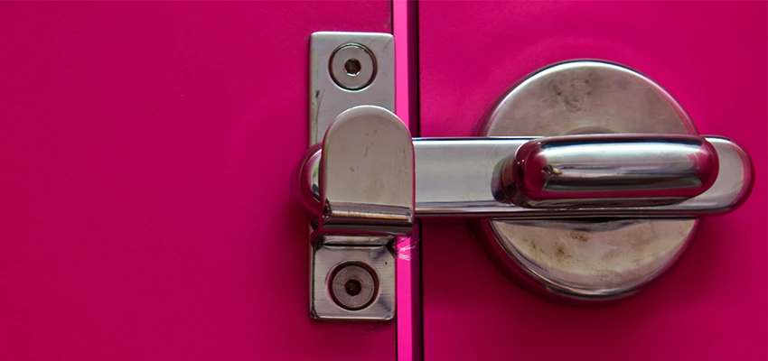 Childproof Gate Lock in Eastvale, California